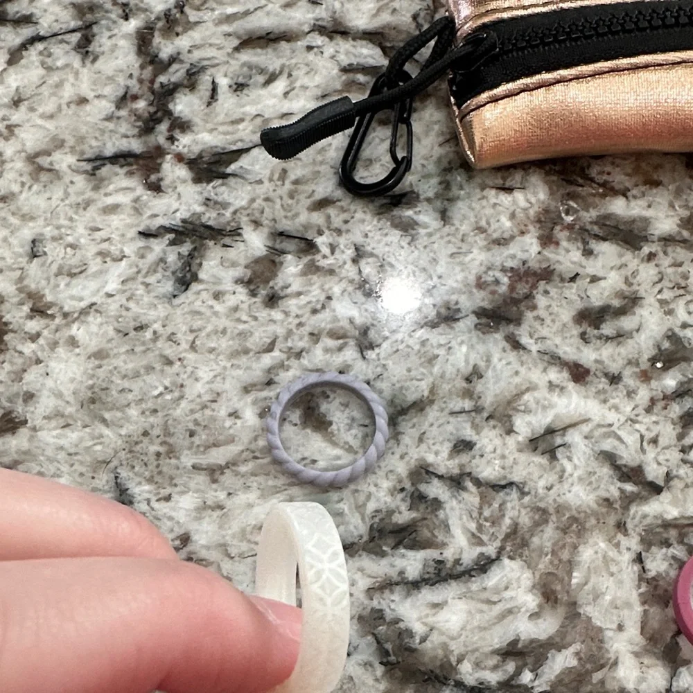 Women’s Qalo Stackable Rings - Picture 4 of 6